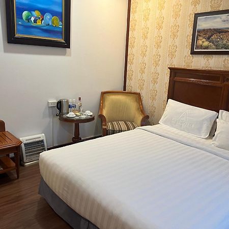 A25 Hotel - 19 Phan Dinh Phung Ханой Екстериор снимка