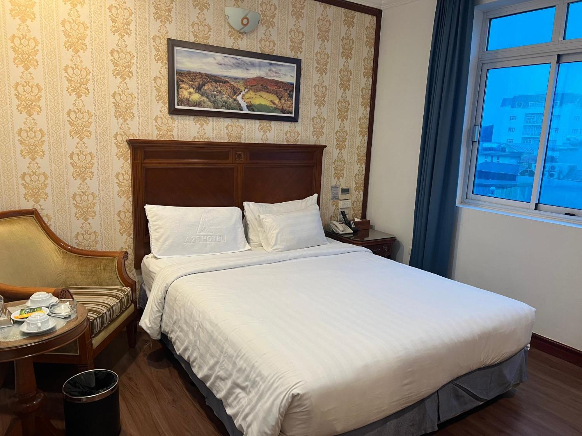 A25 Hotel - 19 Phan Dinh Phung Ханой Екстериор снимка