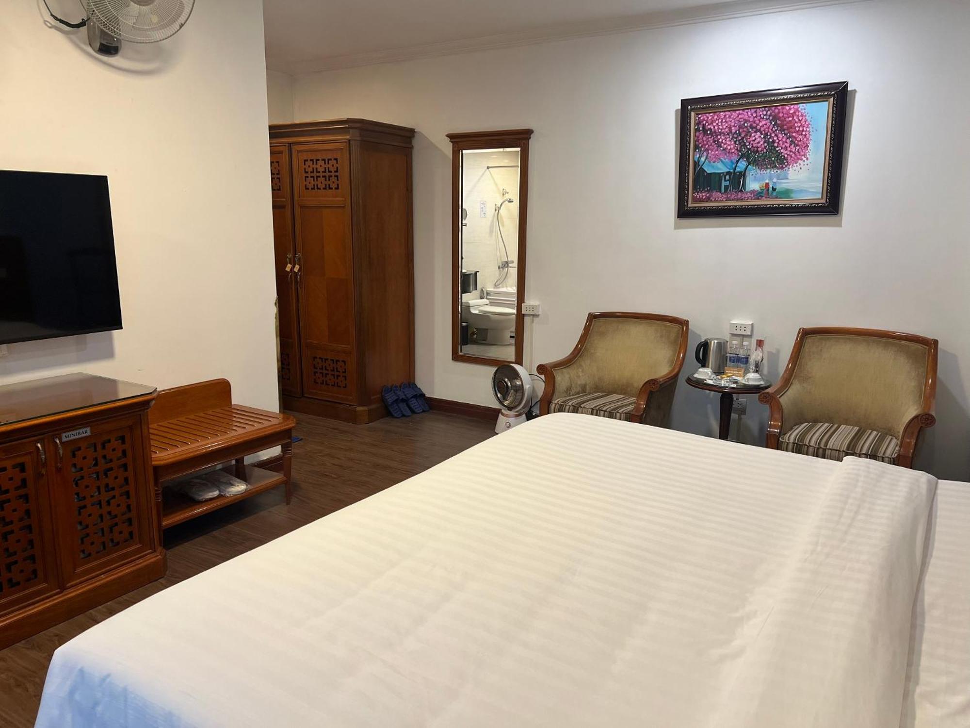 A25 Hotel - 19 Phan Dinh Phung Ханой Екстериор снимка